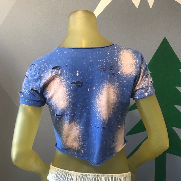 New York Knicks Basketball Bleached Crop Top - Picture 6 of 7